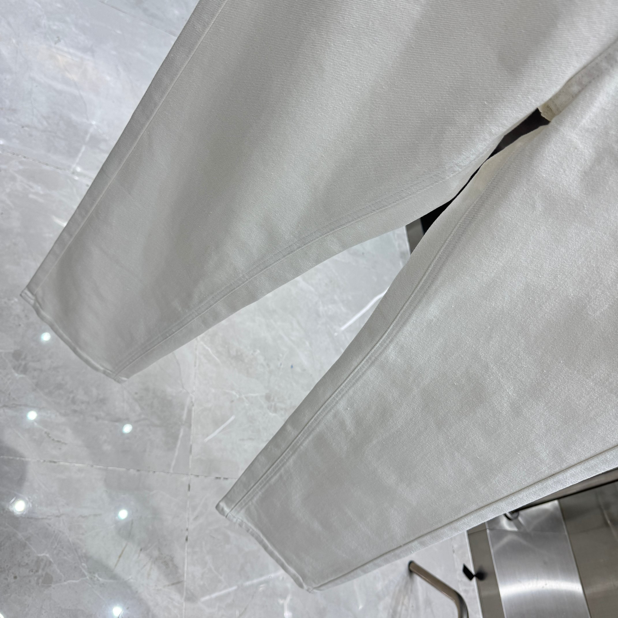 Louis Vuitton Pants in White