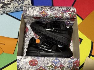 Louis Vuitton Sneakers in Denim