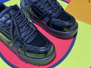 Louis Vuitton Sneakers in Denim