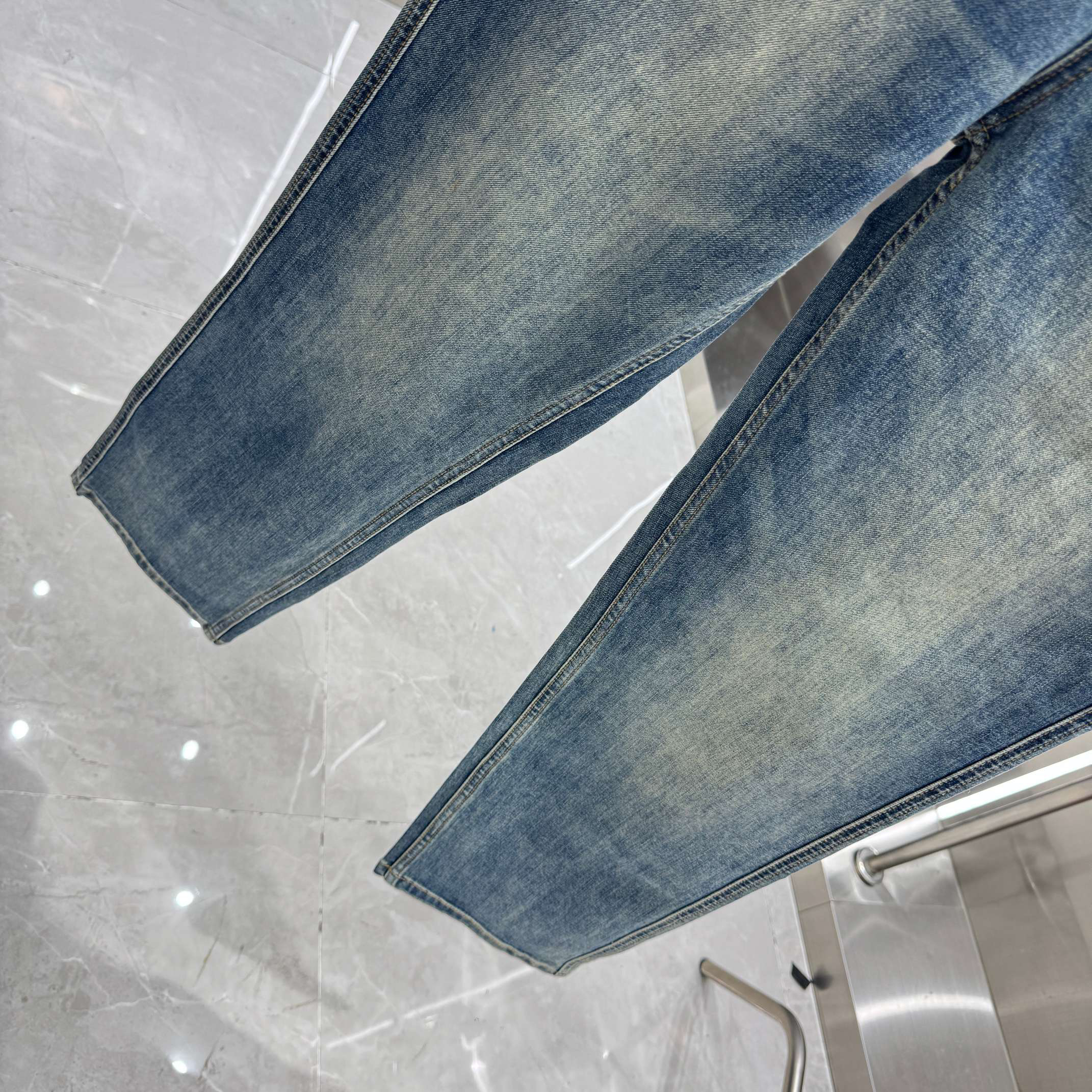 Louis Vuitton Pants in Blue