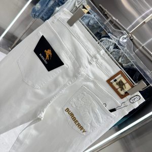 Burberry Pants in White