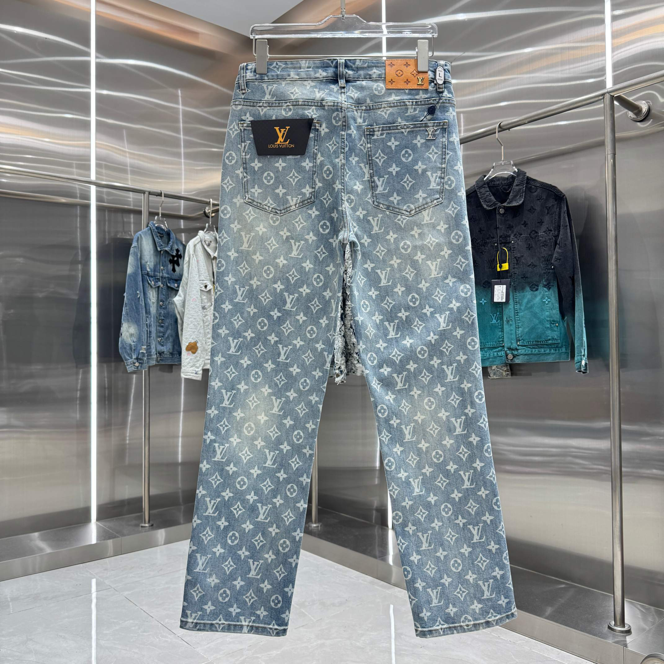 Louis Vuitton Pants in Blue