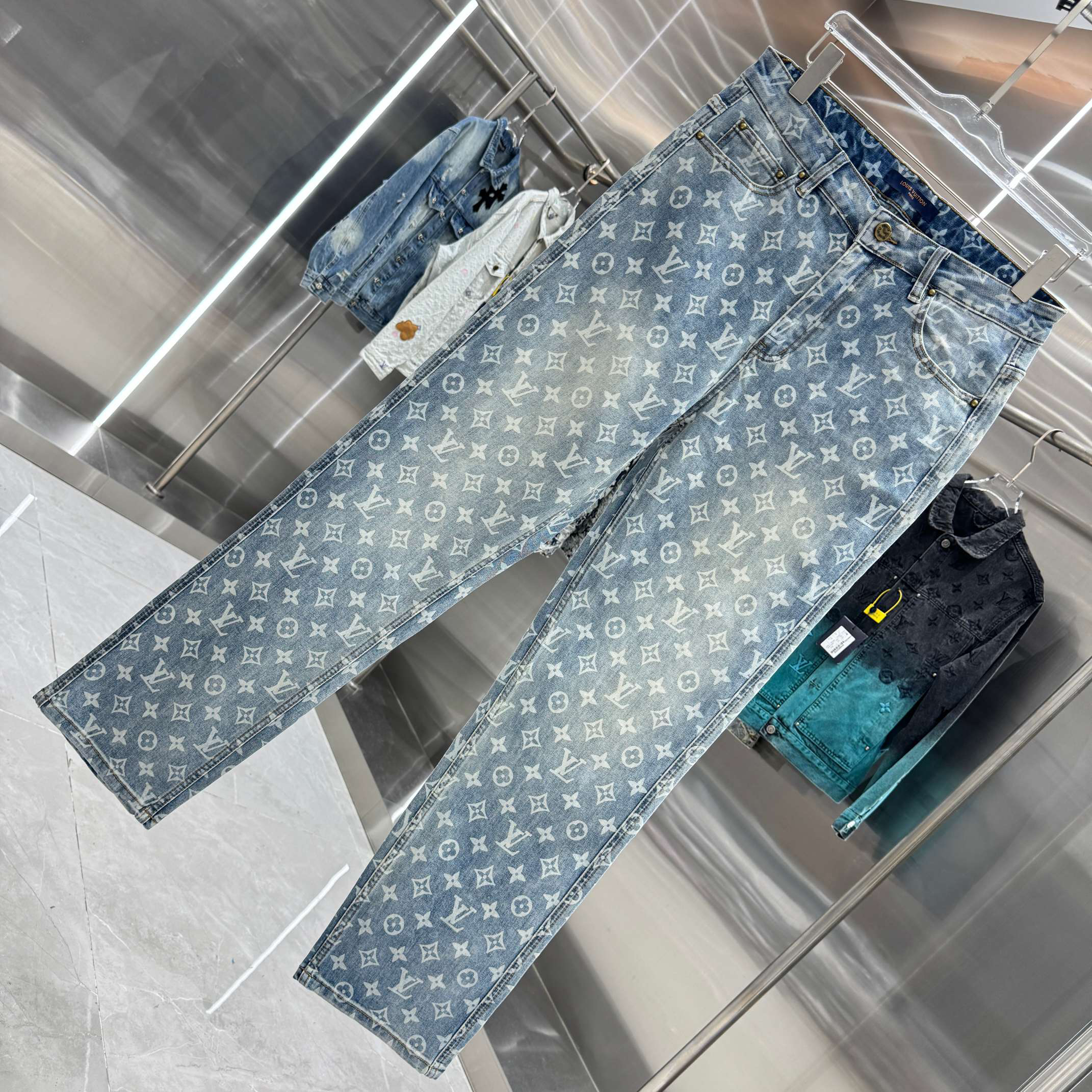 Louis Vuitton Pants in Blue