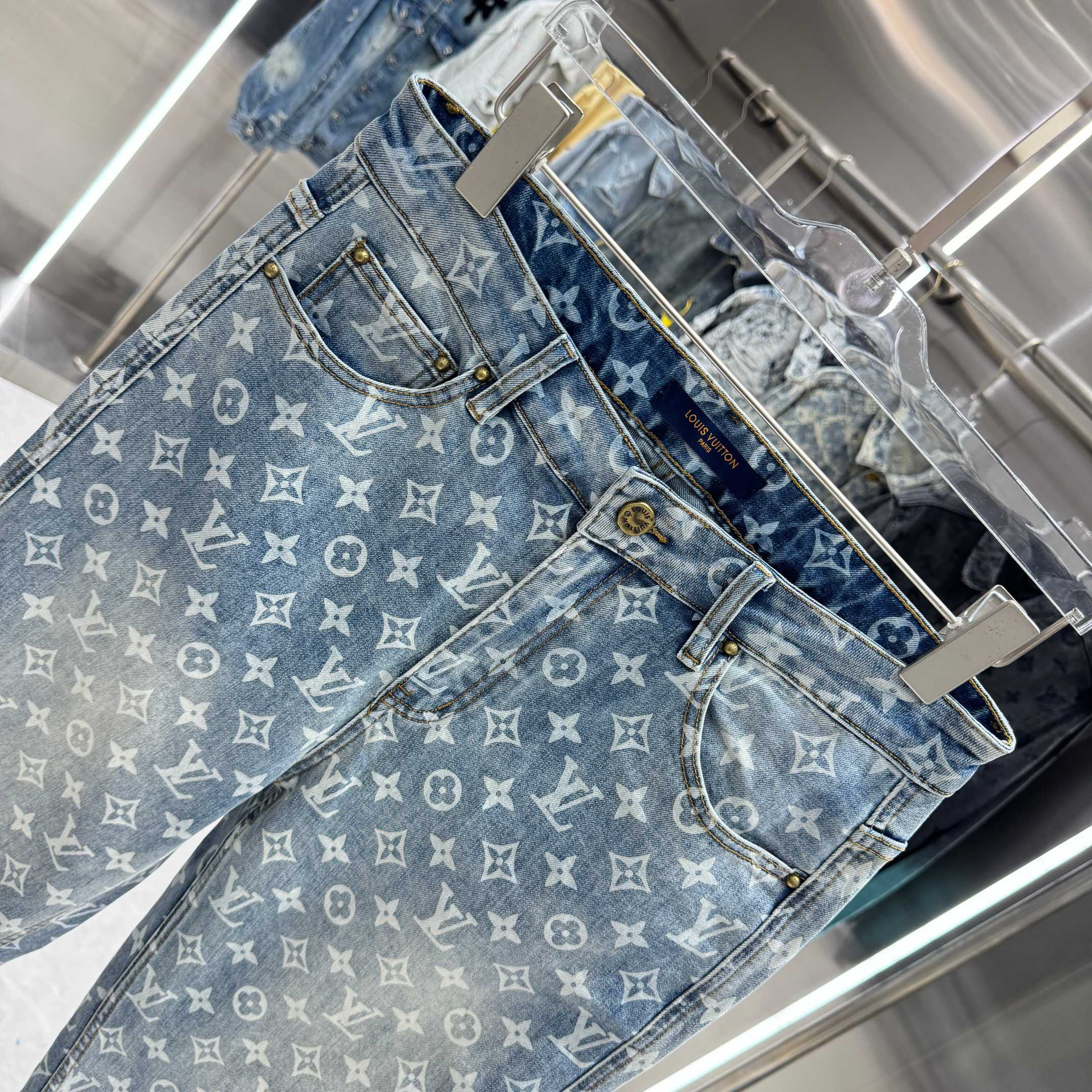 Louis Vuitton Pants in Blue