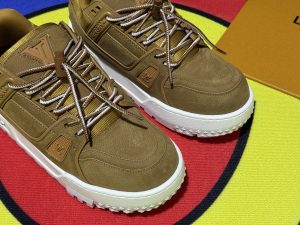 Louis Vuitton Sneakers in Denim