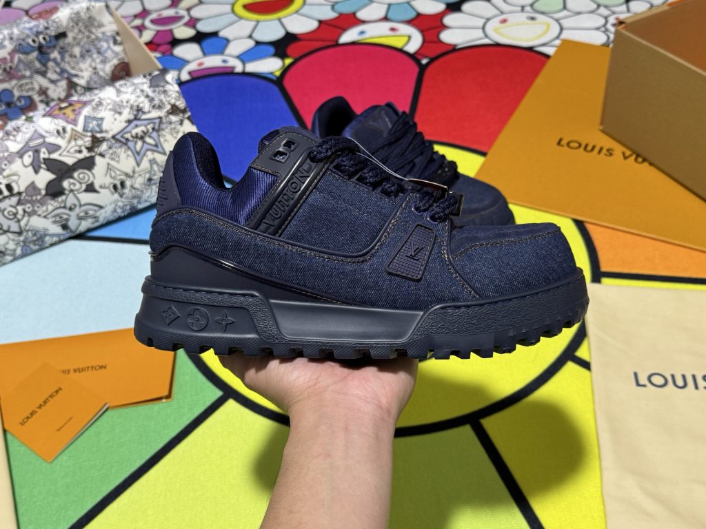 Louis Vuitton Sneakers in Denim
