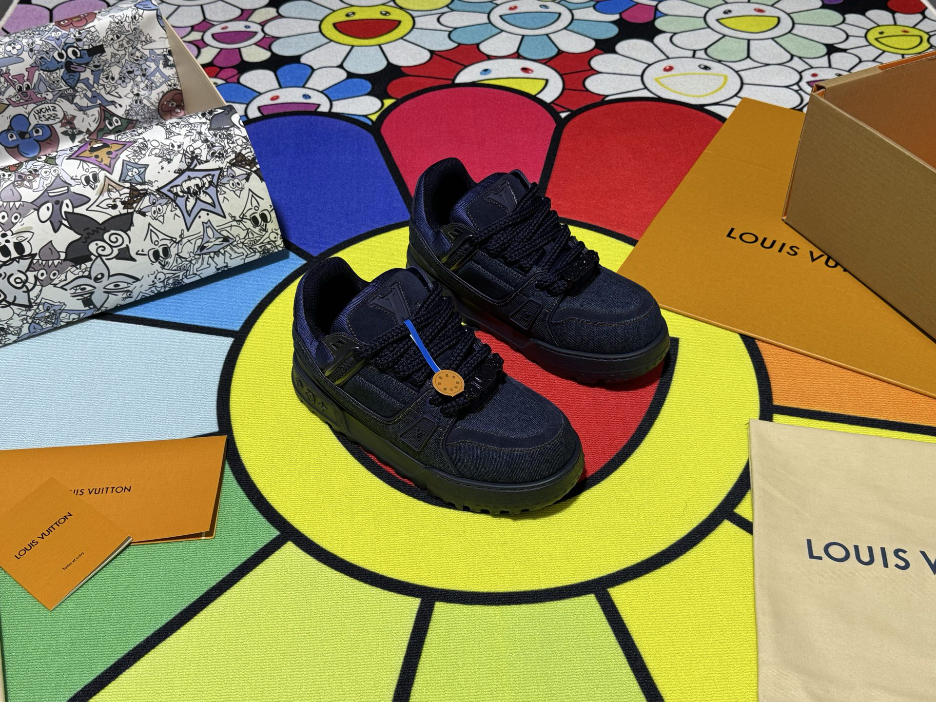 Louis Vuitton Sneakers in Denim