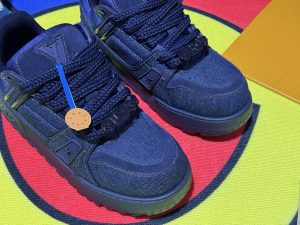 Louis Vuitton Sneakers in Denim