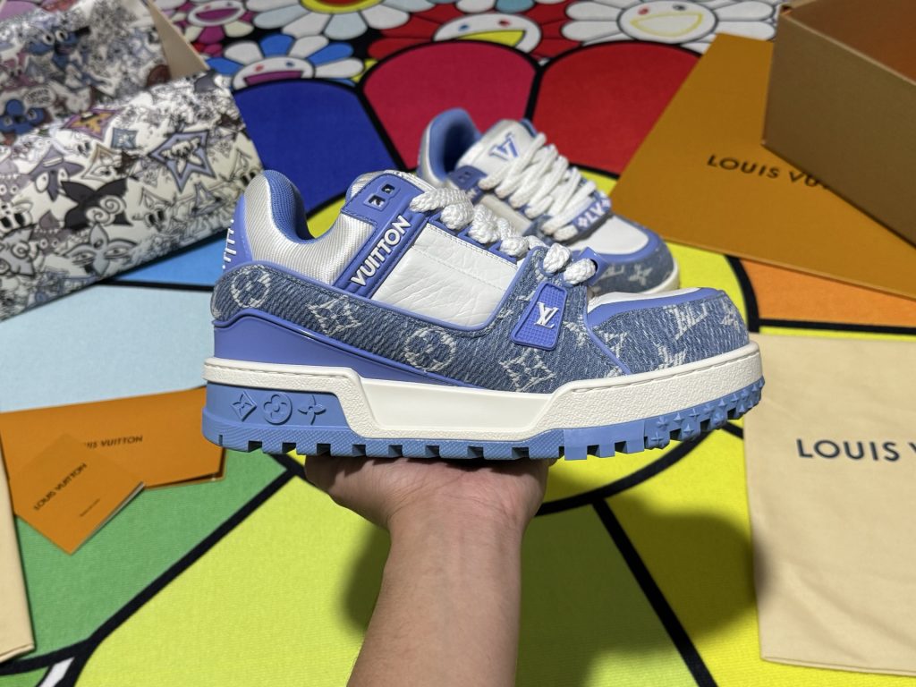Louis Vuitton Sneakers in Denim