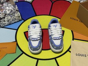 Louis Vuitton Sneakers in Denim