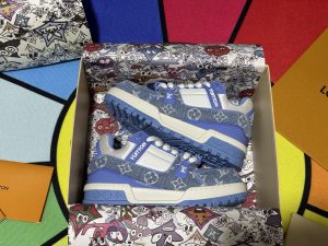 Louis Vuitton Sneakers in Denim