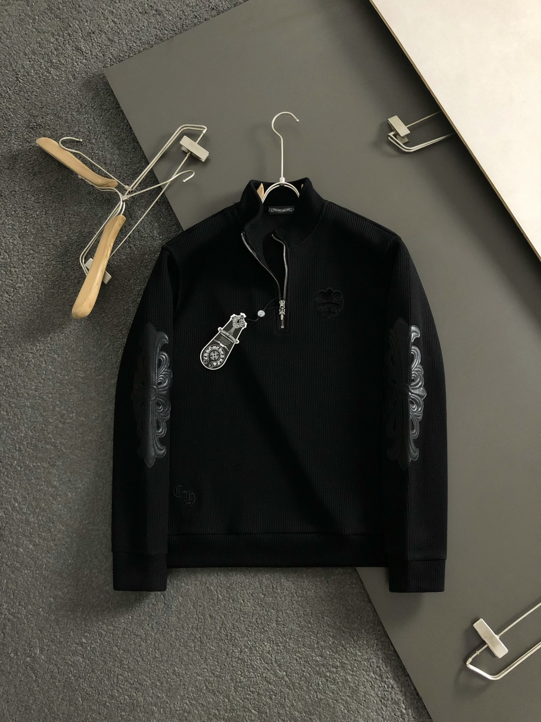 Hoodie in Black