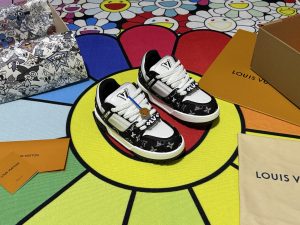 Louis Vuitton Sneakers in Denim