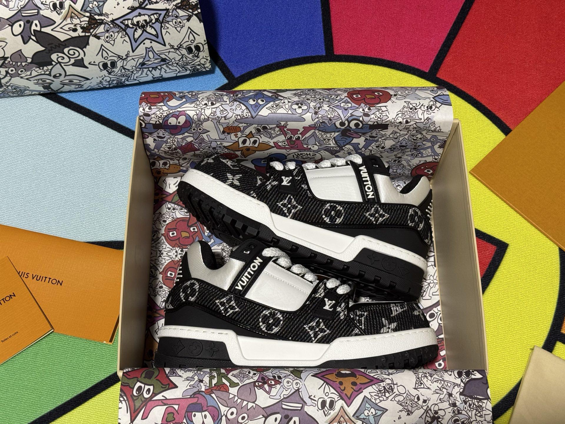 Louis Vuitton Sneakers in Denim