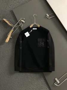 Hoodie in Black