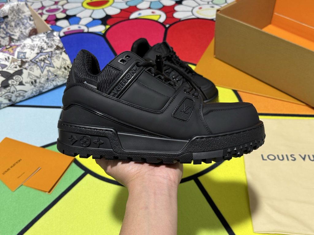 Louis Vuitton Sneakers in Denim