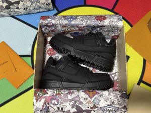 Louis Vuitton Sneakers in Denim