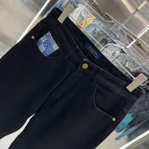 Louis Vuitton Pants in Black