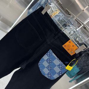 Louis Vuitton Pants in Black