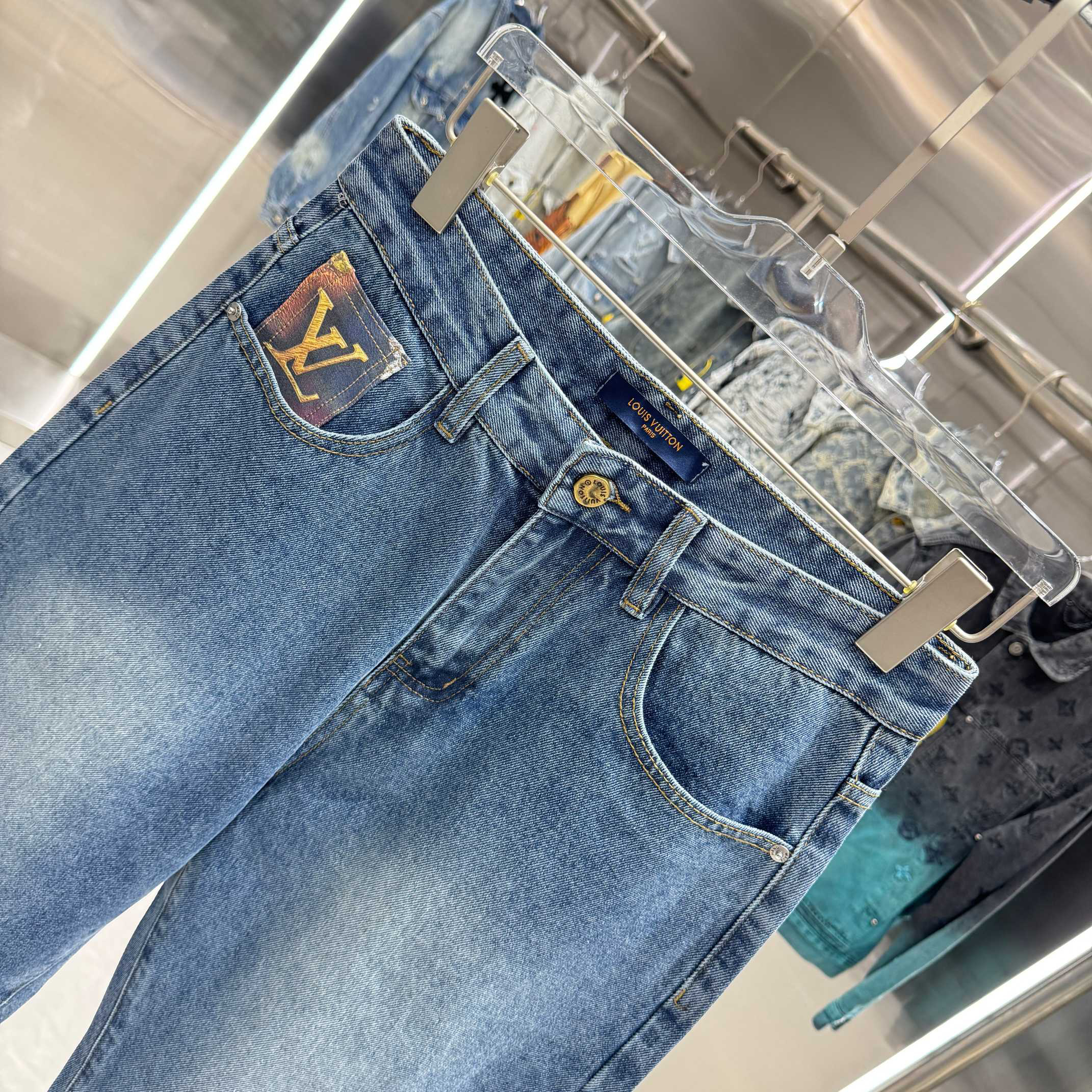 Louis Vuitton Pants in Black