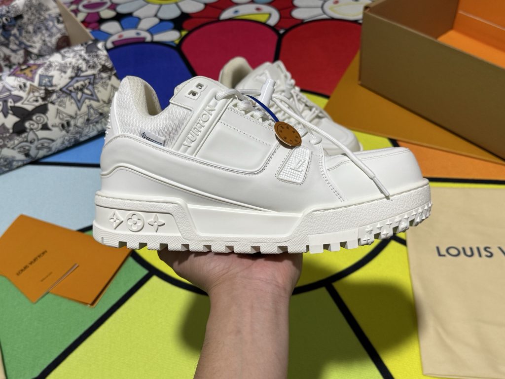 Louis Vuitton Sneakers in Denim