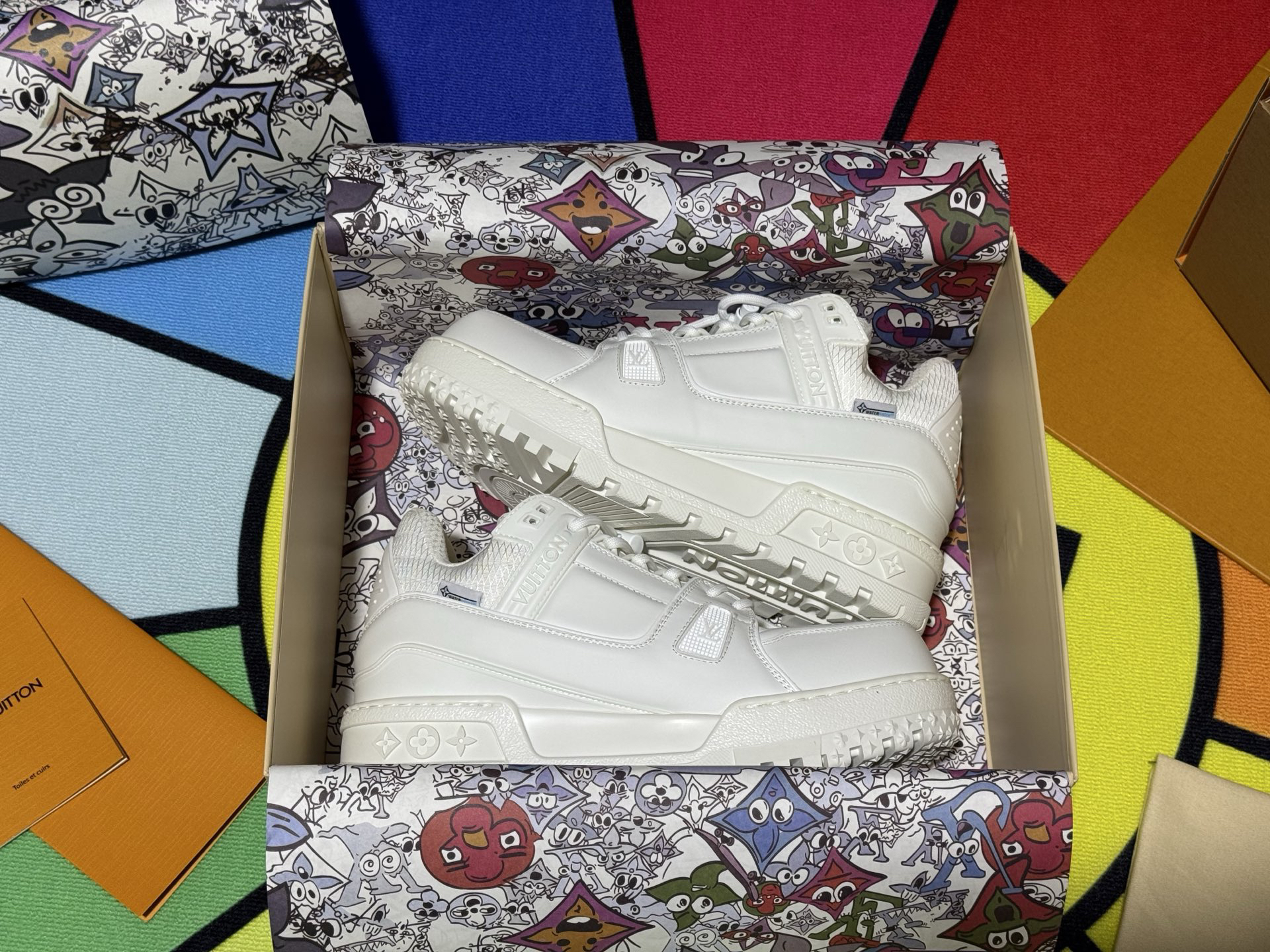 Louis Vuitton Sneakers in Denim