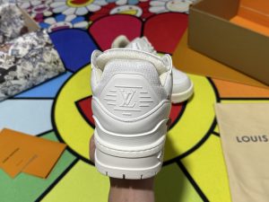 Louis Vuitton Sneakers in Denim