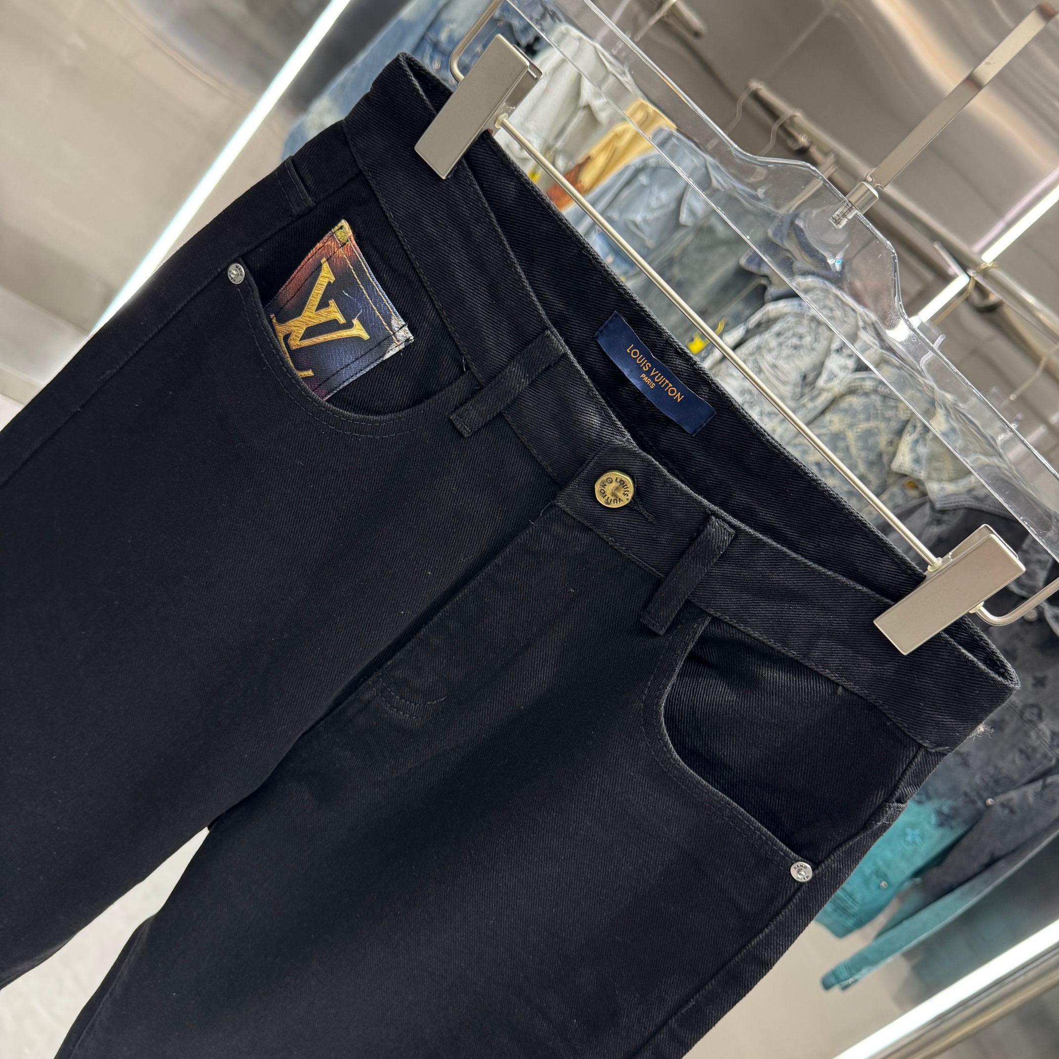 Louis Vuitton Pants in Black