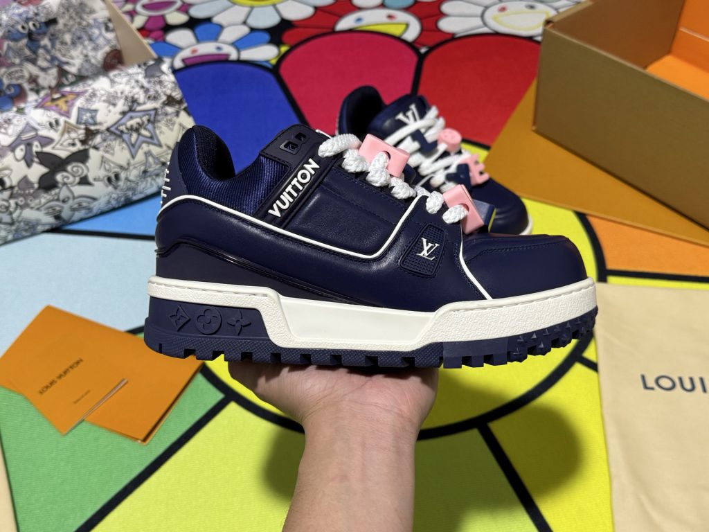 Louis Vuitton Sneakers in Denim