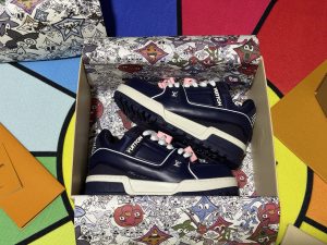 Louis Vuitton Sneakers in Denim