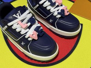 Louis Vuitton Sneakers in Denim