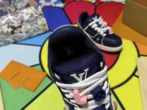Louis Vuitton Sneakers in Denim