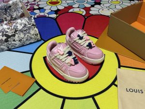 Louis Vuitton Sneakers in Denim