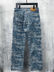 Louis Vuitton Pants in White