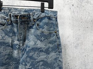 Louis Vuitton Pants in White