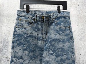 Louis Vuitton Pants in White