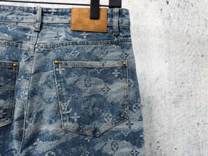 Louis Vuitton Pants in White