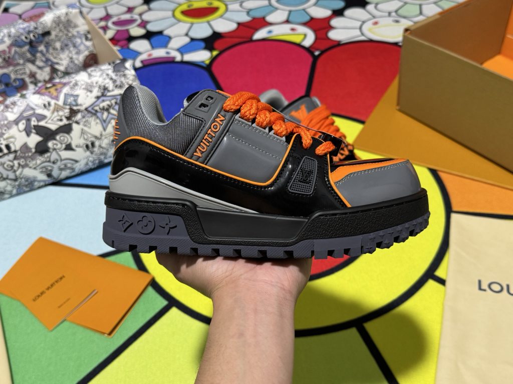 Louis Vuitton Sneakers in Denim