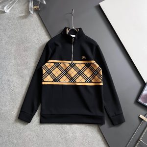 Hoodie in Black
