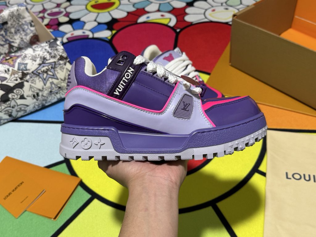Louis Vuitton Sneakers in Denim