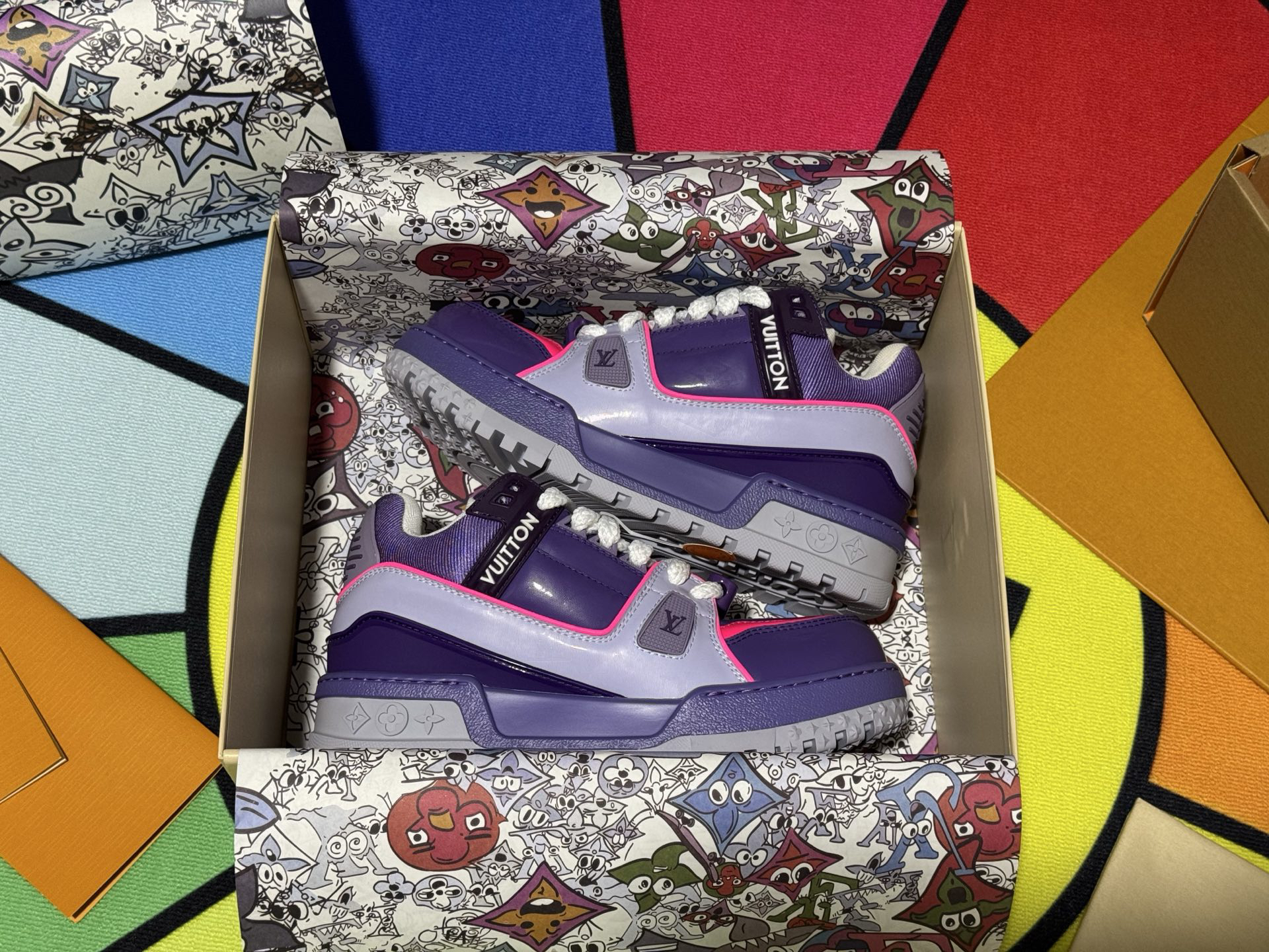 Louis Vuitton Sneakers in Denim