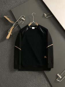 Hoodie in Black