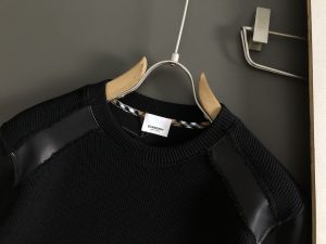 Hoodie in Black