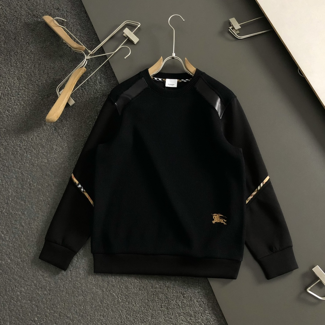 Hoodie in Black