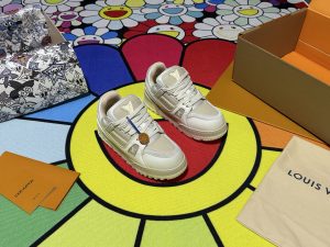 Louis Vuitton Sneakers in Denim