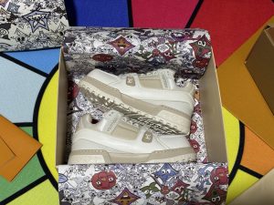 Louis Vuitton Sneakers in Denim