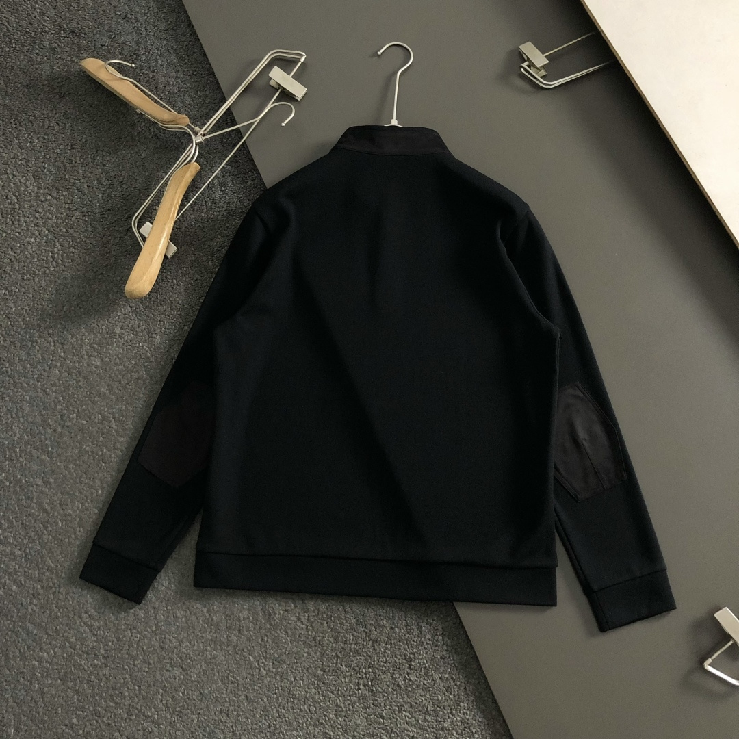 Jacket in Black