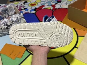 Louis Vuitton Sneakers in Denim