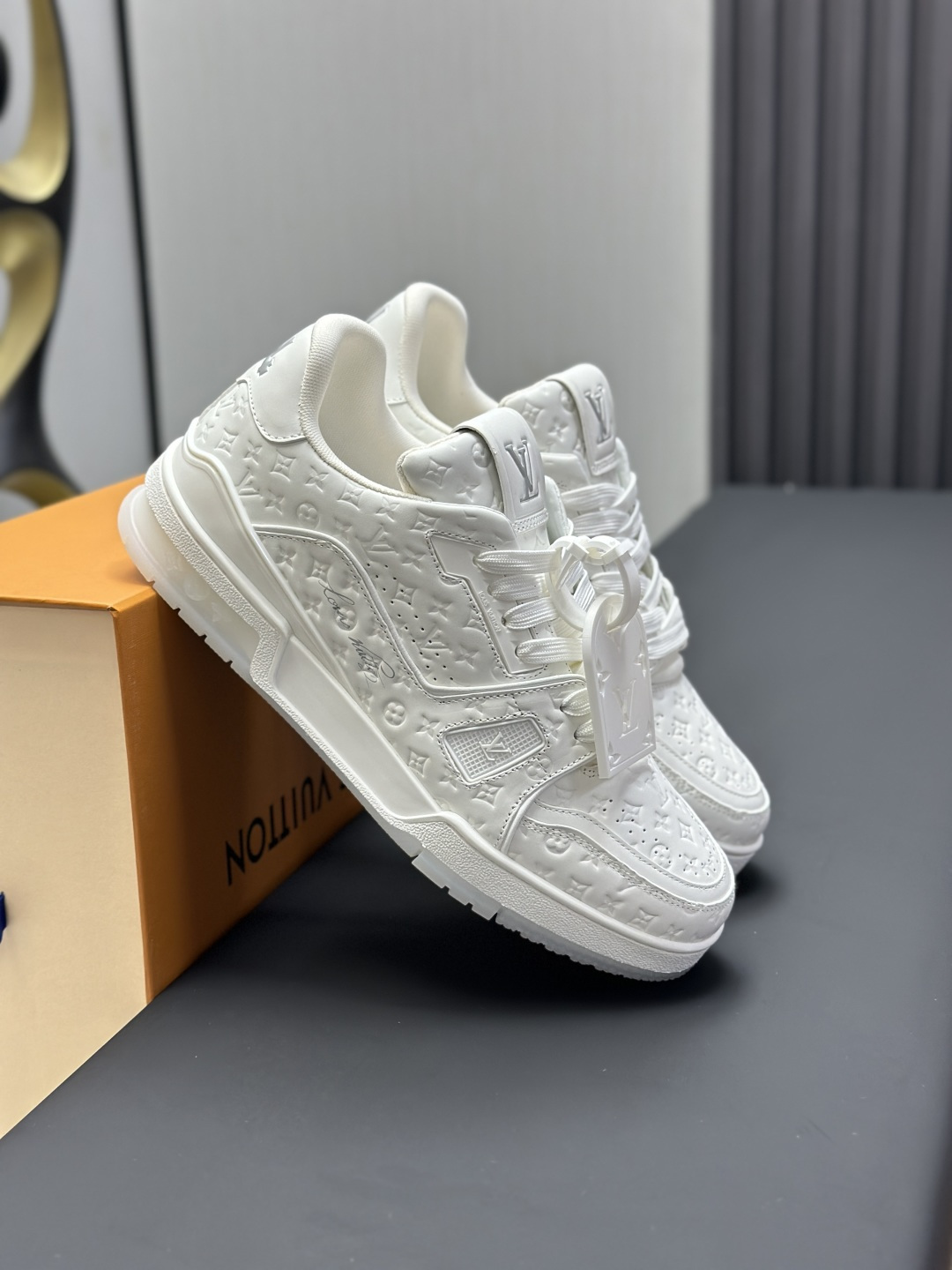 Louis Vuitton Sneakers