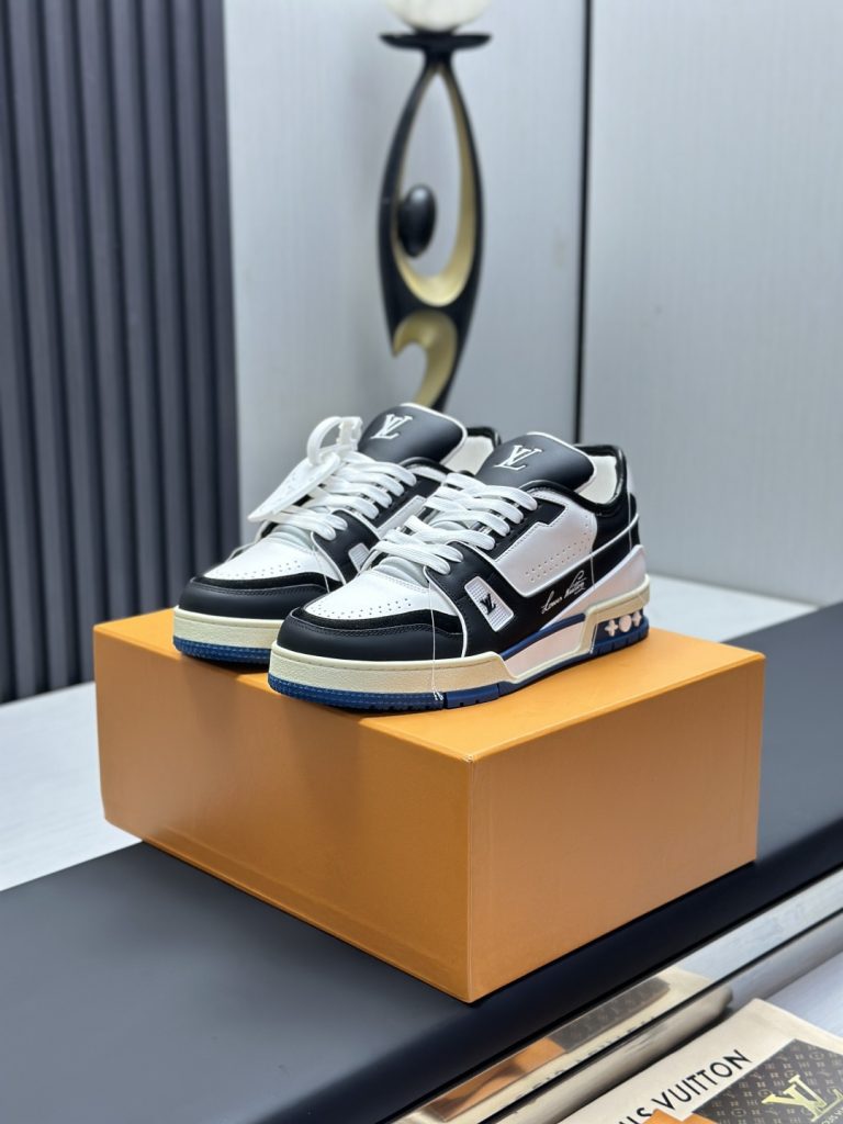 Louis Vuitton Sneakers
